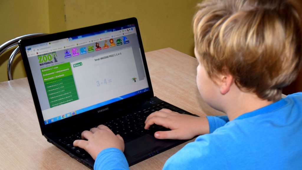 Laptopy dla dzieci do nauki zdalnej