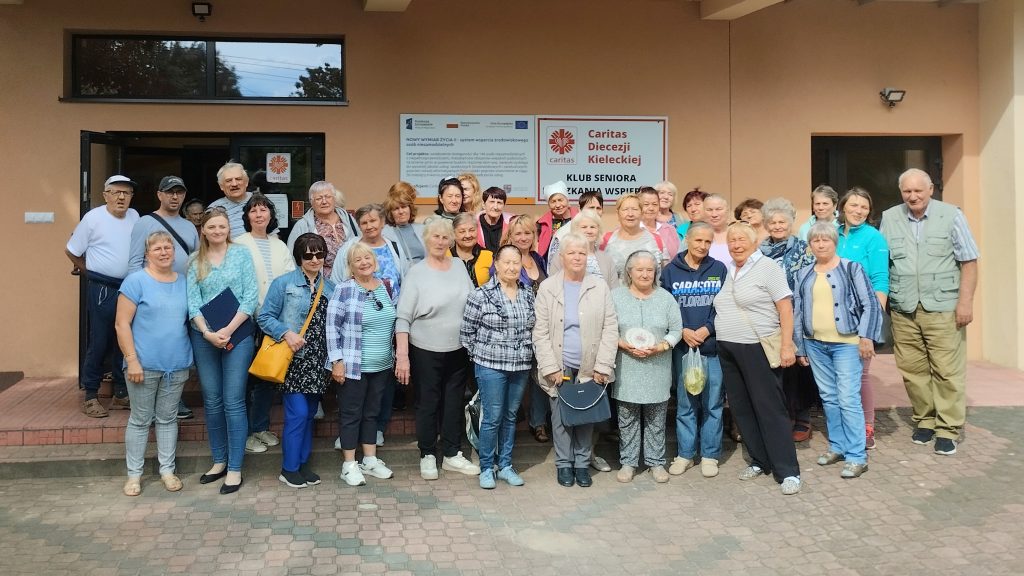 Seniorzy z Ukrainy z wizytą w Busku Zdroju i w Klubie Seniora w Czyżowicach