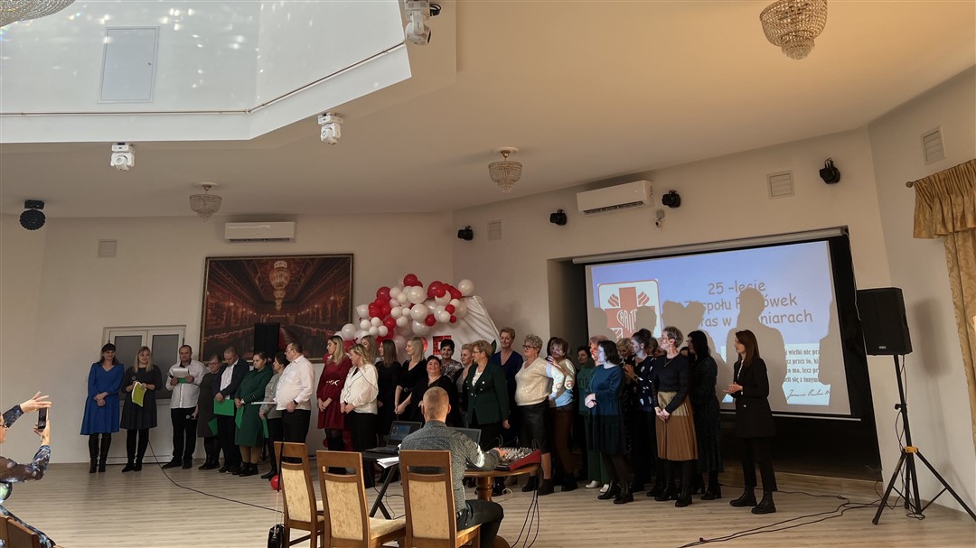Read more about the article 25 lat Zespołu Placówek Caritas w Świniarach
