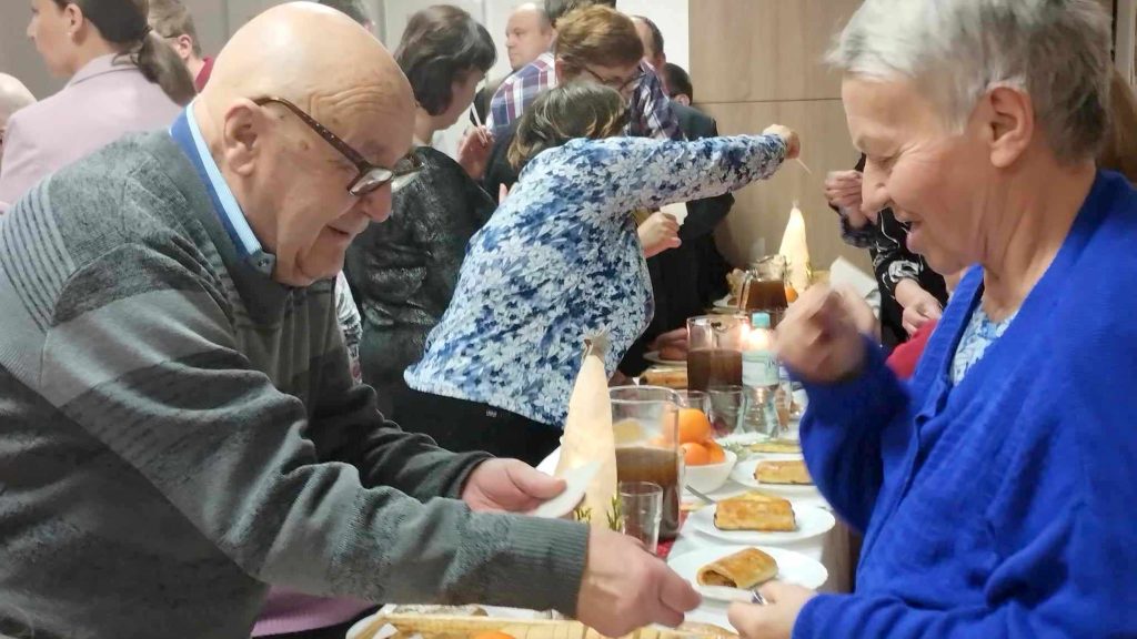 Prawie 200 osób na Wigilii Caritas w Proszowicach