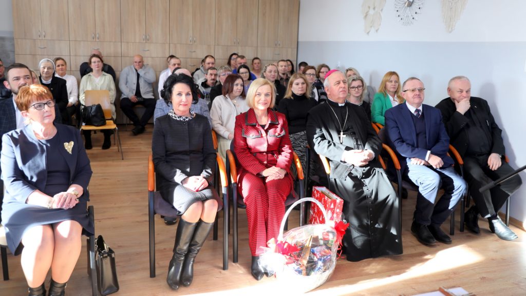 Bp Piotrowski poświęcił nowy Zakład Aktywności Zawodowej Caritas w Szczaworyżu