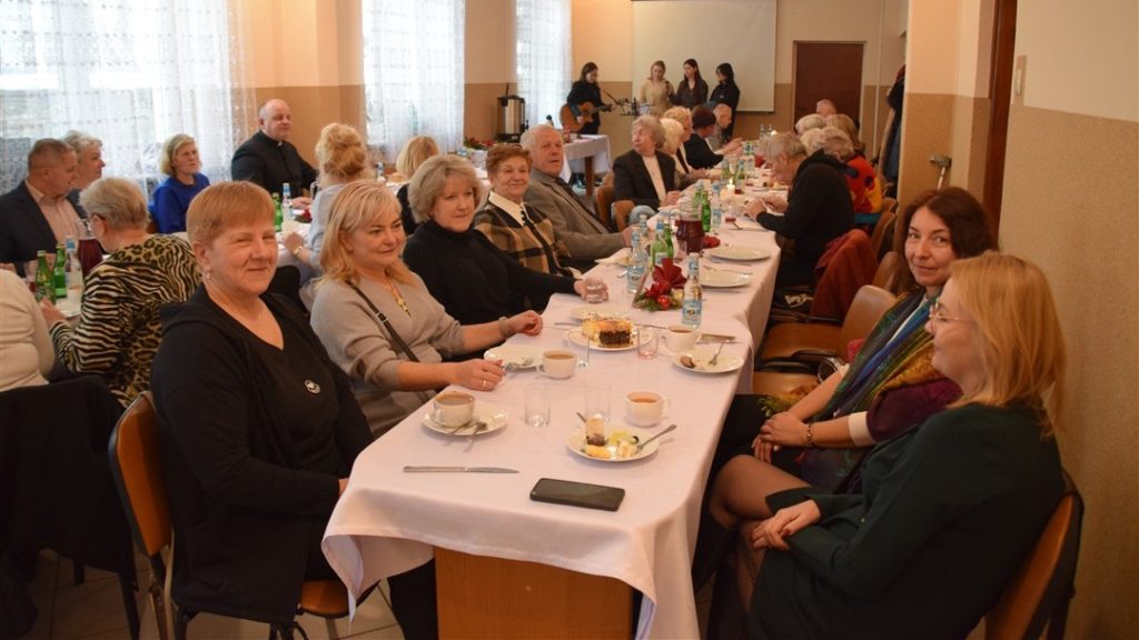 Spotkanie świąteczne wolontariuszy Parafialnych Zespołów Caritas