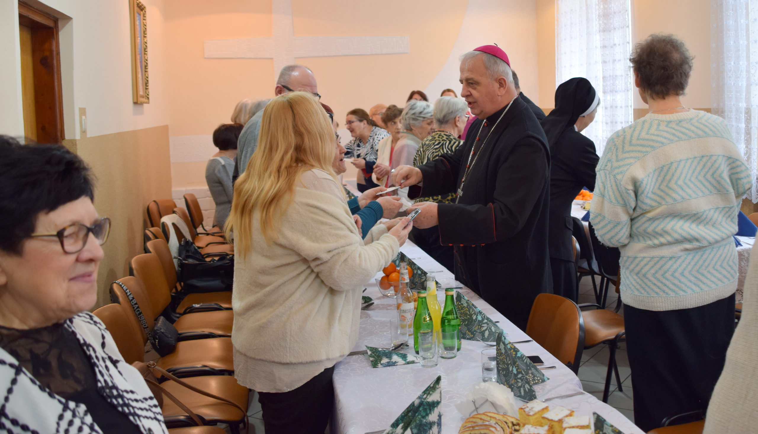 You are currently viewing Wolontariusze PZC na&nbsp;spotkaniu świątecznym z&nbsp;biskupem Janem Piotrowskim
