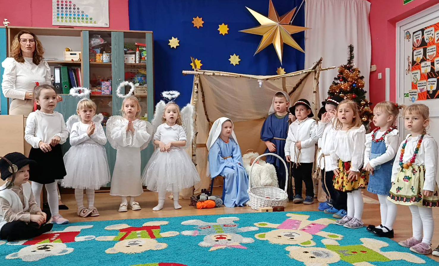 You are currently viewing Mali artyści z&nbsp;Punktu Przedszkolnego w&nbsp;Ratajach