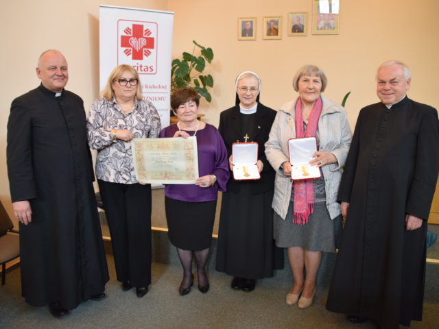 Papieskie odznaczenia, modlitwa i&nbsp;sympozjum w&nbsp;Tygodniu Miłosierdzia
